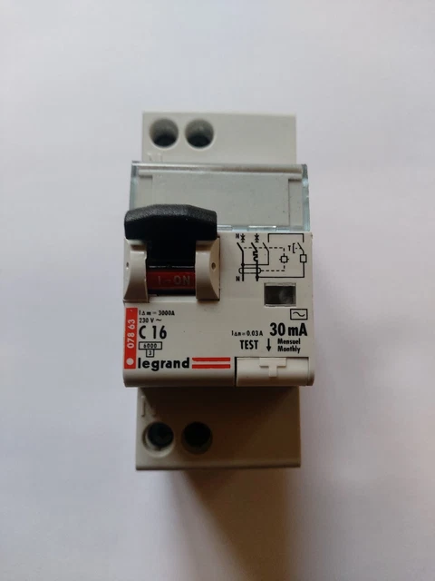 Disjoncteur Différentiel 16A 30mA - Protection Fuites Courant, Surcharge - 230V, Pour Tableau électrique Rail DIN - 12