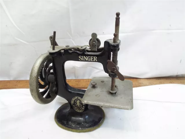 Childs Singer Toy Sewing Machine Sewhandy Hand Crank Sew Handy Needs Love