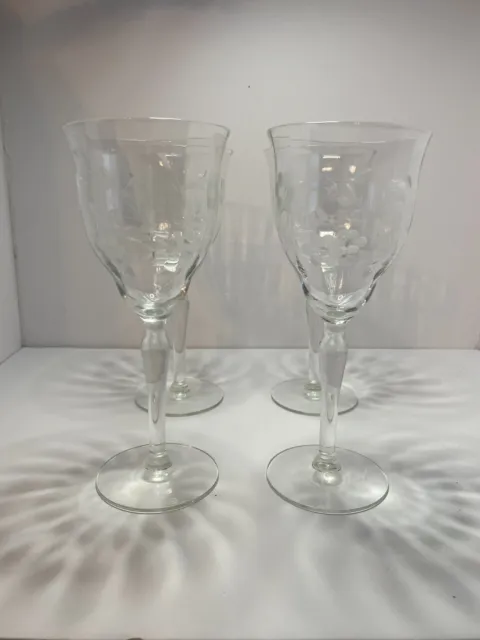 Vintage Set of 4 Etched Floral Vine Glass Wine Water Goblets Excellent Condition