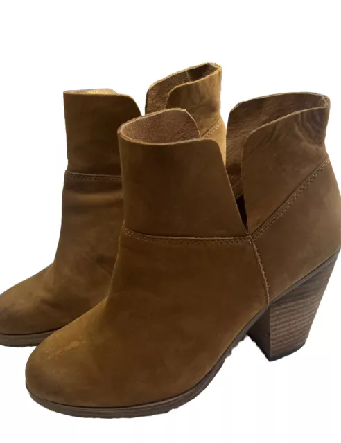 Vince Camuto Helyn Tan Brown Leather Stacked Heel Bootie Ankle Boots Women's 7M