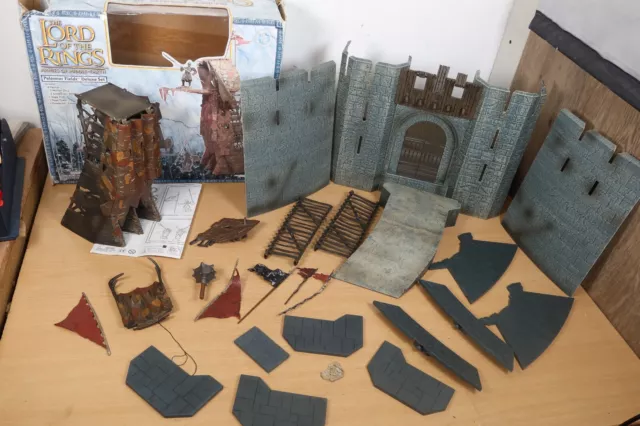 Lord Of The Rings Armies Middle Earth Pelennor Fields Deluxe & Battle Helms Deep