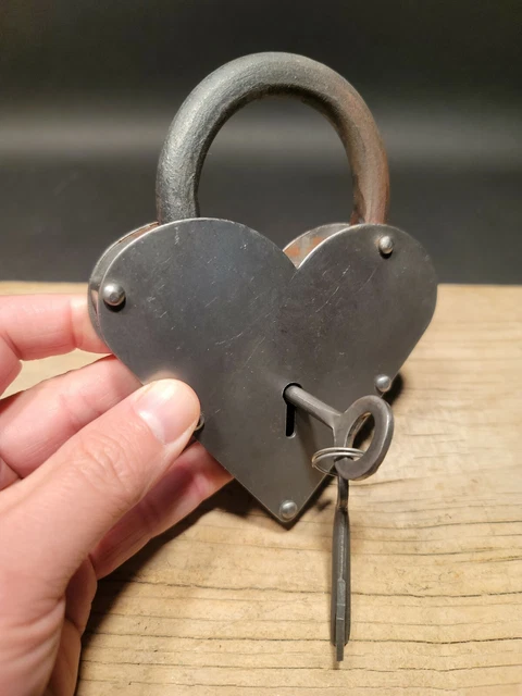 Antique Vintage Style Cast Iron Steel Heart Bridge Padlock Lock & Key
