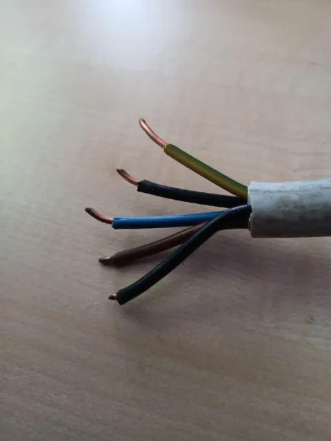 NYM-J 5x4 mm2, restos de cable