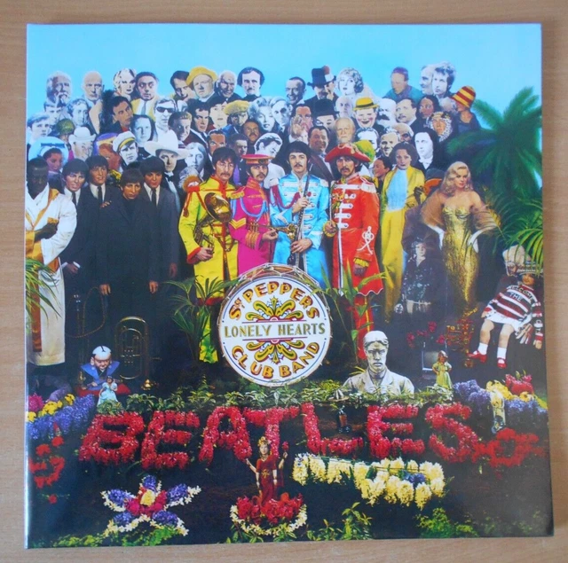 Bandiera In Tessuto The Beatles Sgt. Pepper 66x106 Cm - Manifesto Ufficiale Con Logo, Per Parete O Arredo, 100% Rayon