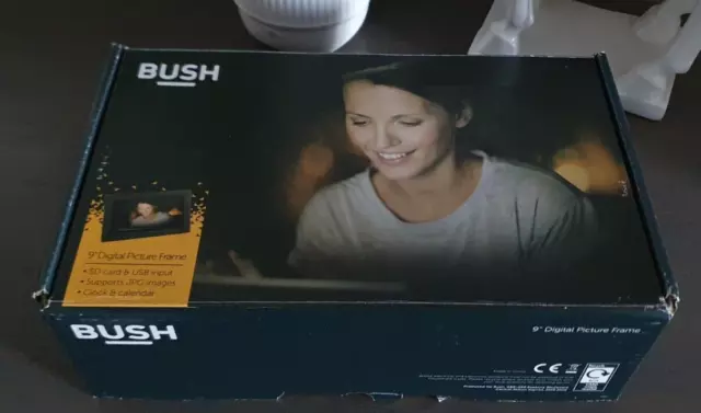 BNIB Bush 9" Digital picture frame DF910. Black.  wall mountable