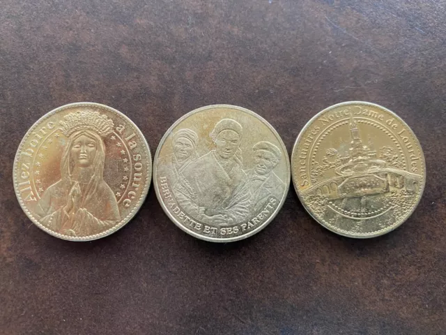 LOT de 3 MEDAILLES TOURISTIQUES LOURDES Bernadette Notre-Dame religion diam3,3cm