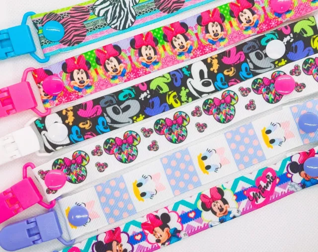 Mickey deals mouse dummy