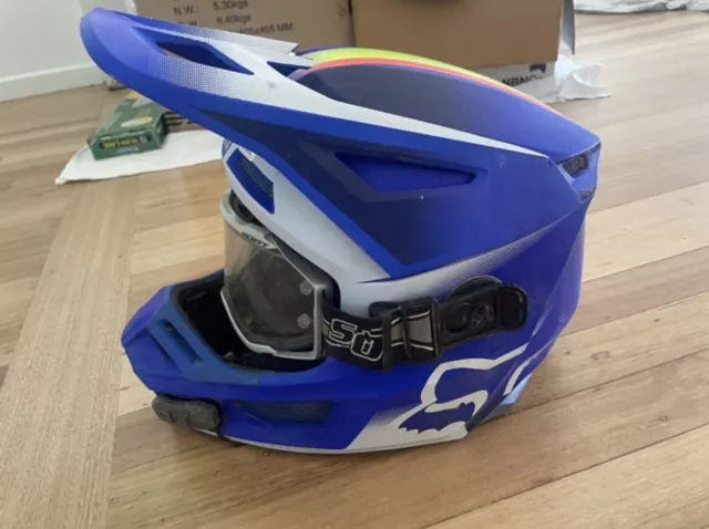 Fox racing MOTO V2 Helmet with Googles and Motorcycle Bluetooth System