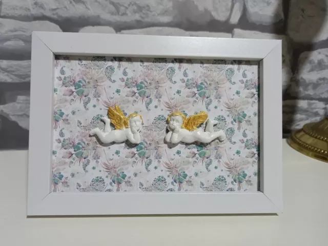 VINTAGE !!! 3D Picture "CHERUBS / ANGELS" in WHITE WOODEN FRAME Size: 12 x 17cm