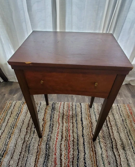 Singer Sewing Machine Cabinet Good Condition