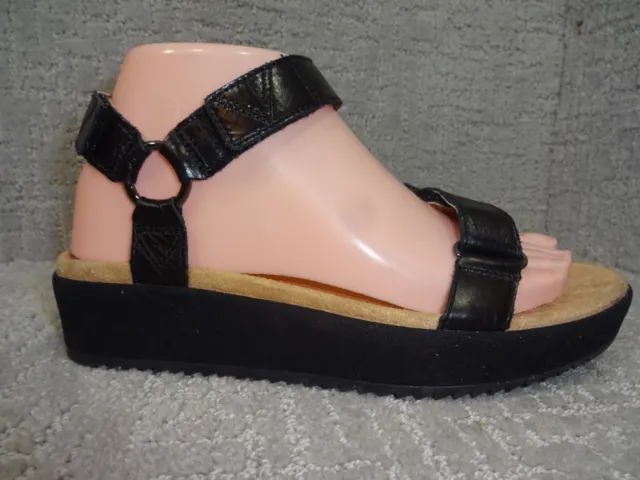 Vionic Kayan Women's Size 7 US Black Leather Ankle Strap Sandals 7324929