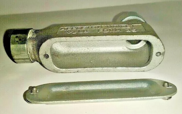 Appleton Unilet Conduit Fitting Form 35, ½", w/ Cover, Male Threaded, With Nuts