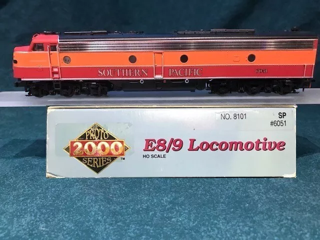 Walthers Proto 2000 Southern Pacific Daylight 6051 EMD E8/9 Pass Diesel Loco HTF