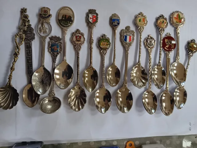 Collectable teaspoons different countries; silver plated and metal, some boxes