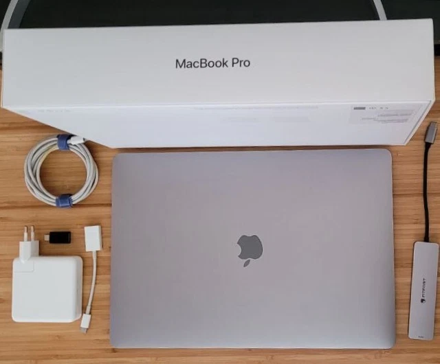 Apple MacBook Pro 15 late 2016, i7-6920HQ 16GB 512GB SSD Touch Bar Refurbed 2019 3