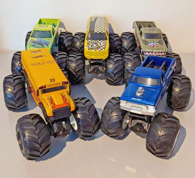 Hot wheels monster trucks piran-ahhhh 1:24 scale