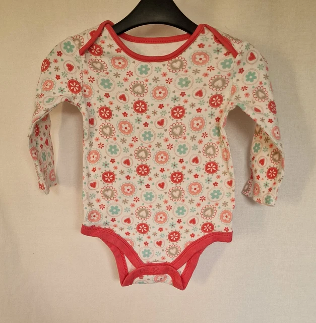 Pacchetto vestiti per bambine età 6-9 Mths. Usato. Buone condizioni. Marche miste. 3