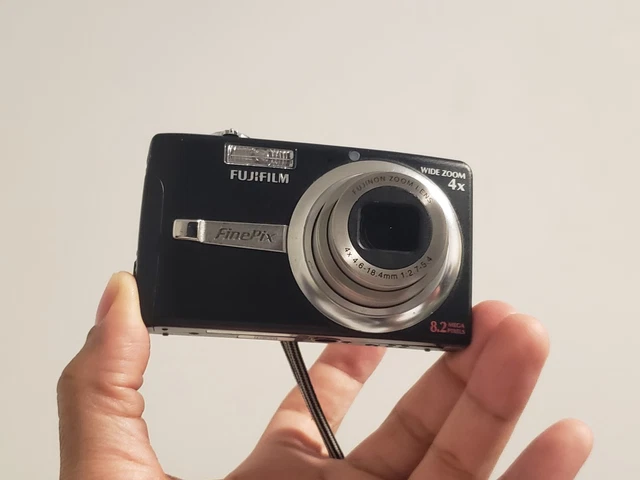 FUJIFILM FINEPIX F480 8.2MP Digital Camera Black TESTED With