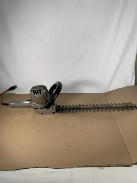 1960's Black and Decker 16” DELUXE DOUBLE EDGE SHRUB HEDGE TRIMMER