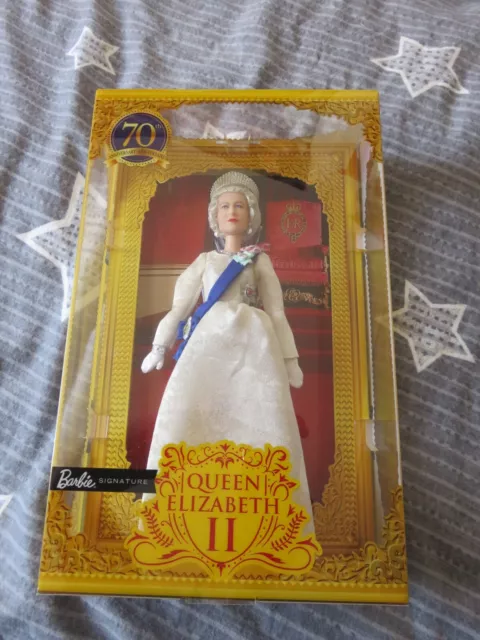 ☆ ☆ Queen Elizabeth II ☆ Puppe ☆ Platinum Jubilee Barbie ☆ 2022 ☆ Neu