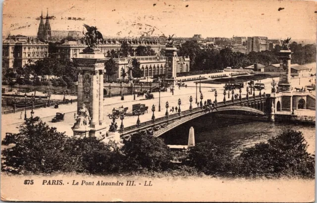 SCENIC PARIS LE Pont Alexandre III Historical Bridge Horse Buggy ...