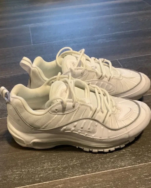 Air max bianche baffo argento outlet
