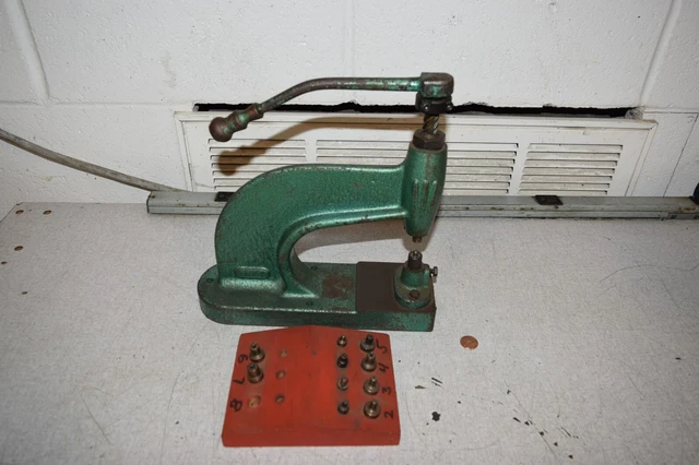 USM Corp. S-5 Eyeleter Press