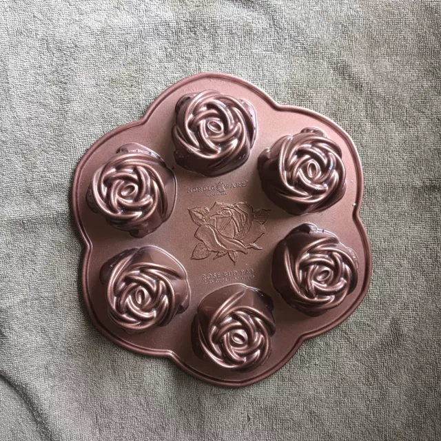 Nordic Ware Sweetheart Roses 6 Bundt Cake Cakelet Tin