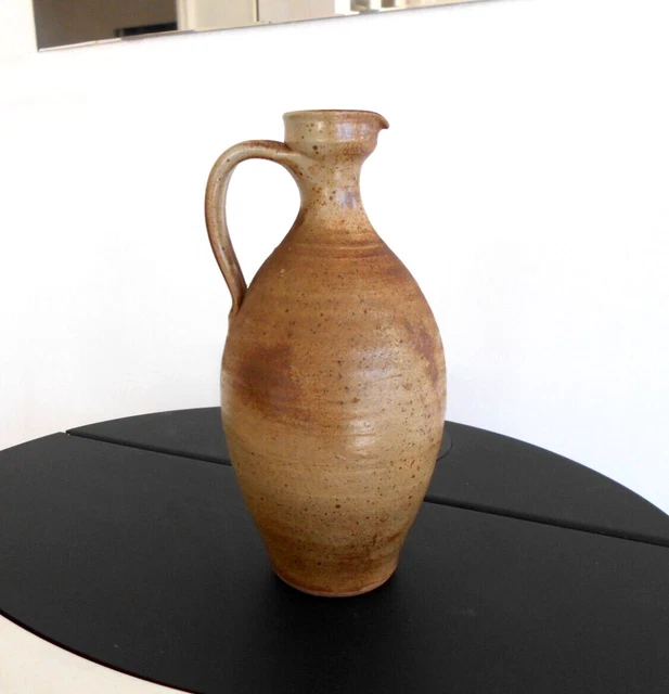 Vase pichet en grès de la Puisaye signé