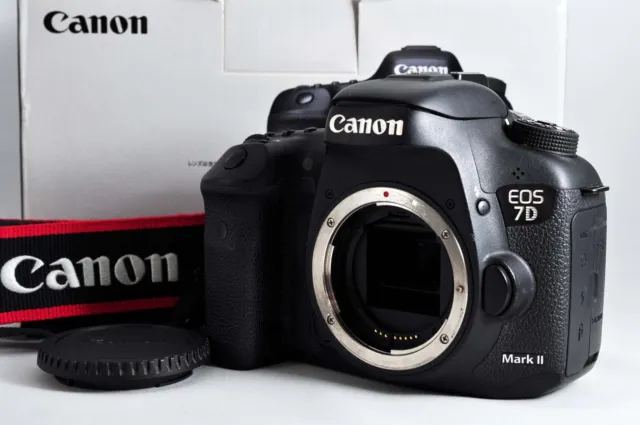 [Near MINT]Canon EOS 7D Mark II 20.2MP Digital SLR Camera Black from Japan DHL