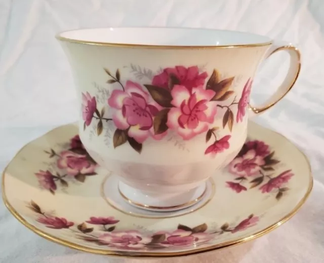 QUEEN ANNE BONE CHINA TEACUP & SAUCER Handpainted Porcelain Floral Design (#100) 2