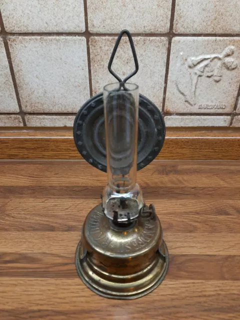 Antike Petroleumlampe mit Aufdruck "Handfest Radium Panzer" Auf dem Rädchen DRGM