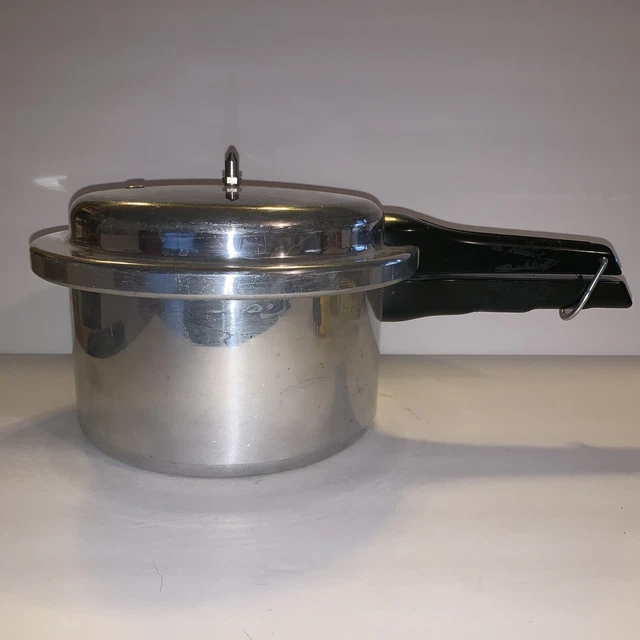 VINTAGE MIRRO MATIC Pressure Cooker 4 Qt No Jiggler Needs Gasket Guc
