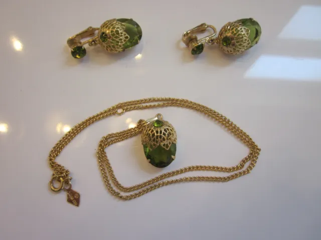 Vintage DE Juliana Sarah Coventry Gold Tone Green Acorn Necklace & Earring Set