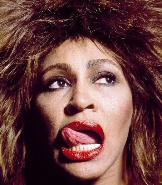 Tina Turner Unsigned 10" x 8" Photo - Iconic singer - 100% to Cancer Charity *16
