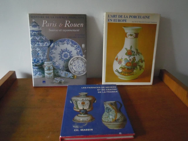 LE GRAND LIVRE DE LA FAIENCE FRANCAISE ANTOINETTE FAY HALLE