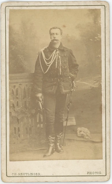 CDV militaire circa 1865. Chasseur à cheval ou hussard et sa femme CDV militaire circa 1865. Chasseur à cheval ou hussard et sa femme