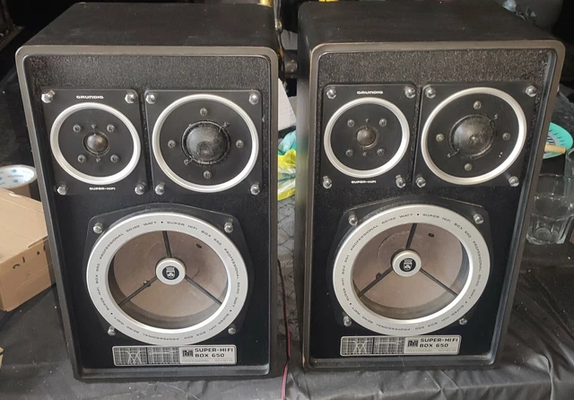 ENCEINTES GRUNDIG BOX M800 TBE (caisses vides) EUR 15,00 - FR