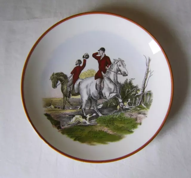 Crown Staffordshire Porcelain Wall Pate with Fox Hunting Scene: 19.5 cm