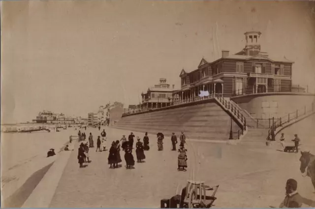 Belgique, Ostende, Vue du Pavillon du Roi et de la Reine, Vintage print, circa 1