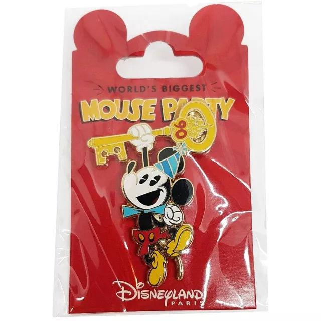 Disneyland Paris Mickey Mouse 90th Pin Badge Worlds Biggest Birthday Party Key