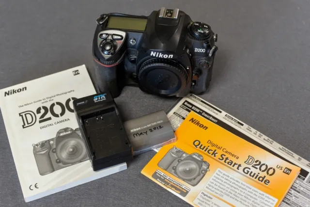 Nikon D200 10.2 MP Digital SLR Camera Black Body + extras. 26,688 Shutter Count
