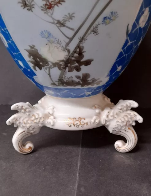 Antique Chinese Exquisite Handmade Flowers Pattern Porcelain Footed Lidded Vase 3