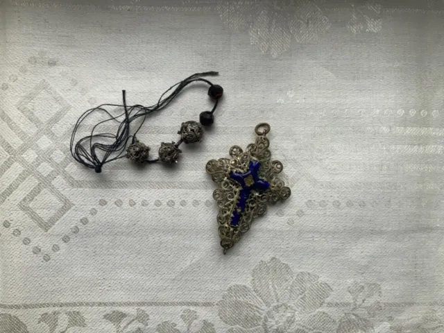 alter filigraner Rosenkranz Anhänger Kreuz blau emailliert 3 Perlen Silberdraht