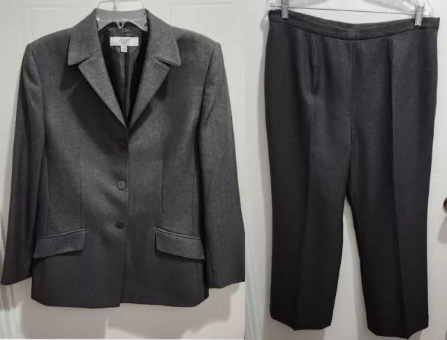 Le Suit Essentials Women's Two Piece Pant Suit Set 3 Button Jacket Gray Size 14