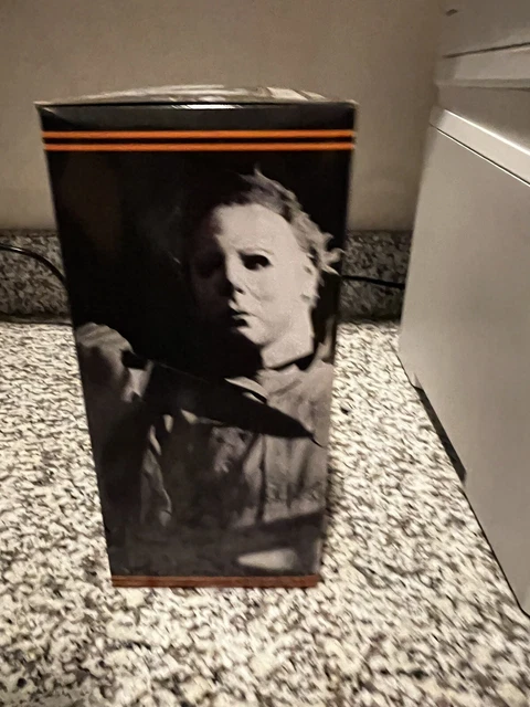 Royal Bobbles John Carpenter’s Halloween Michael Myers Bobblehead Statue SPIRIT 2