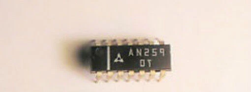 Lot De 2 Circuits Intégrés LA3220 DIP-14 - Neufs Dans Leur Emballage D'origine