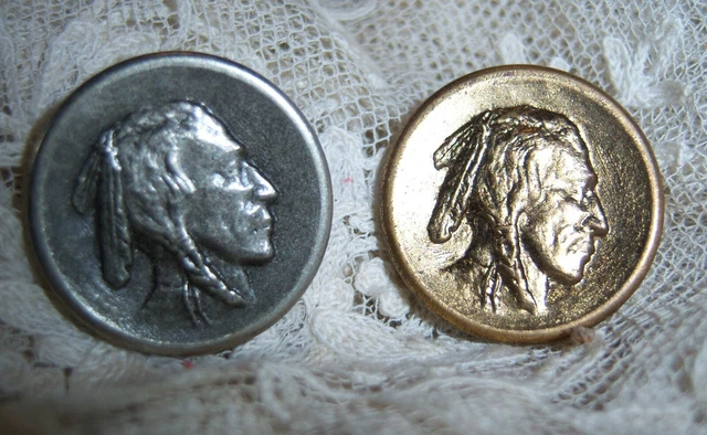 B245 lot de 2  BOUTON ANCIEN metal VISAGE DE PROFIL argenté et doré 2.2 cm