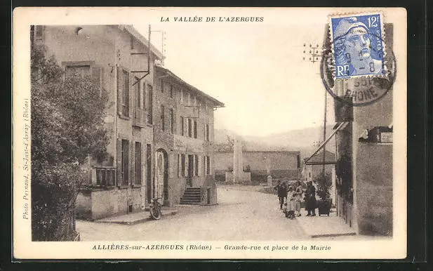 CPA Allières-sur-Azergues, Grande-rue et place de la Mairie 1951