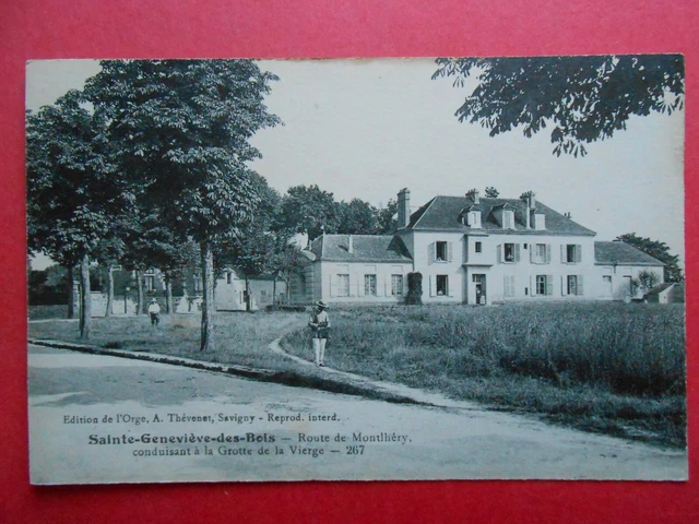 SAINTE-GENEVIÈVE-DES-BOIS: The Route de Montlhéry.